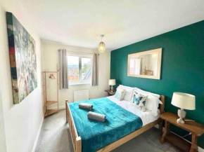 Folkestone home just off M20 lovely area with parking